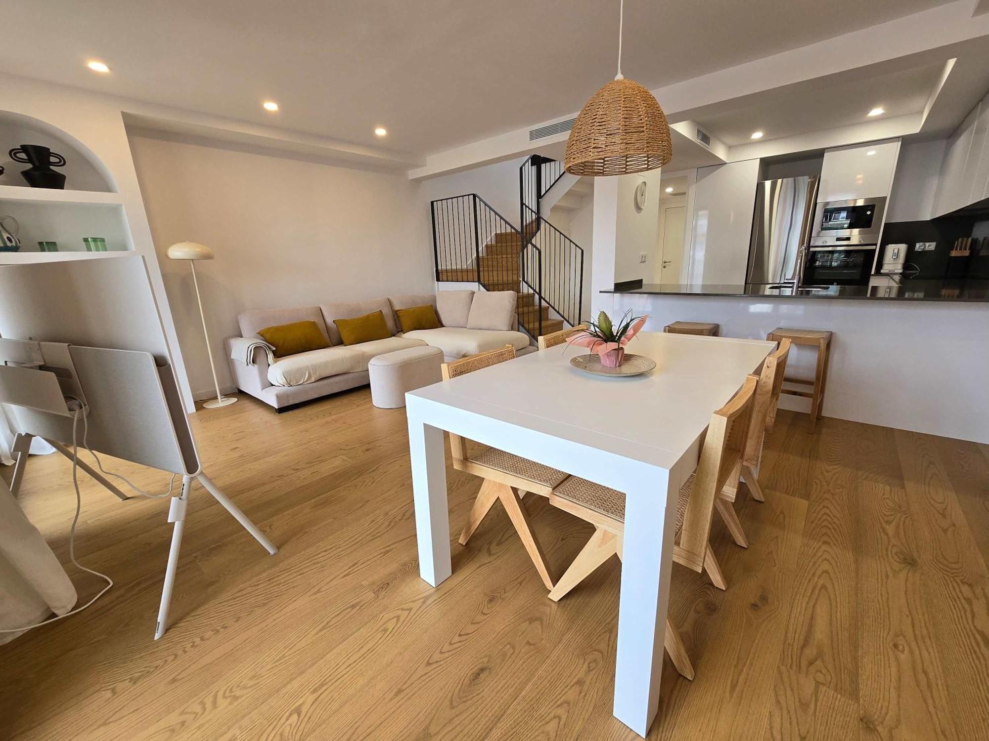 Apartamento Eixample Penthouse - Bright 2br Duplex With Terraces *